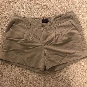 Torrid khaki shorts size 16